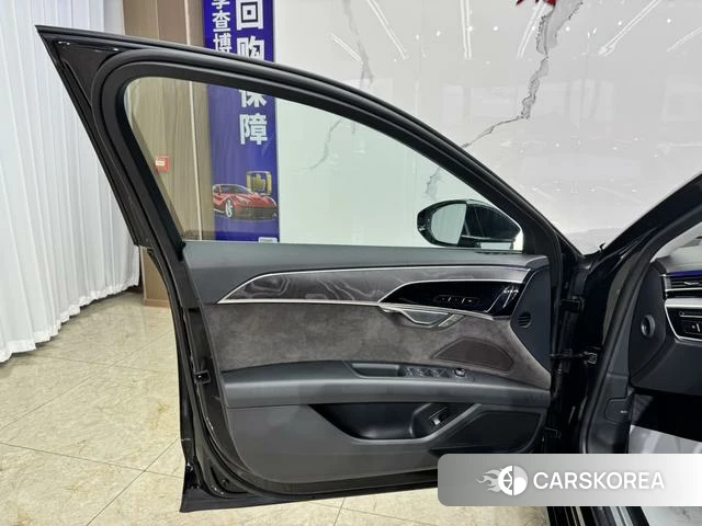 Audi A8 2021 Черный из Китая, фото 6