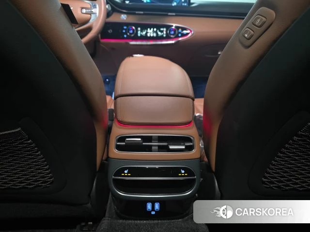Genesis GV70 2023 Черный из Кореи, фото 6
