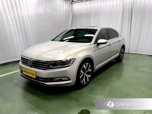 Volkswagen Magotan 2018 Желтый из Китая, фото 6