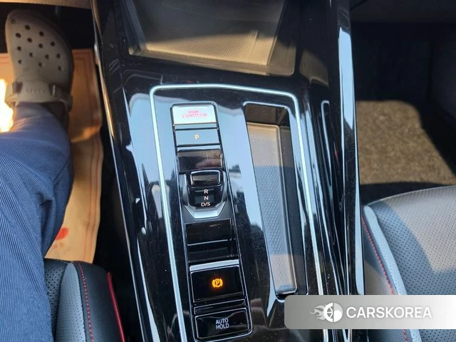 Volkswagen Golf 8th Generation 2024 Красный из Кореи, фото 6