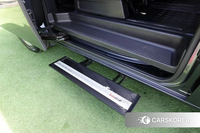 Hyundai Staria 2023 Серый из Кореи, фото 6