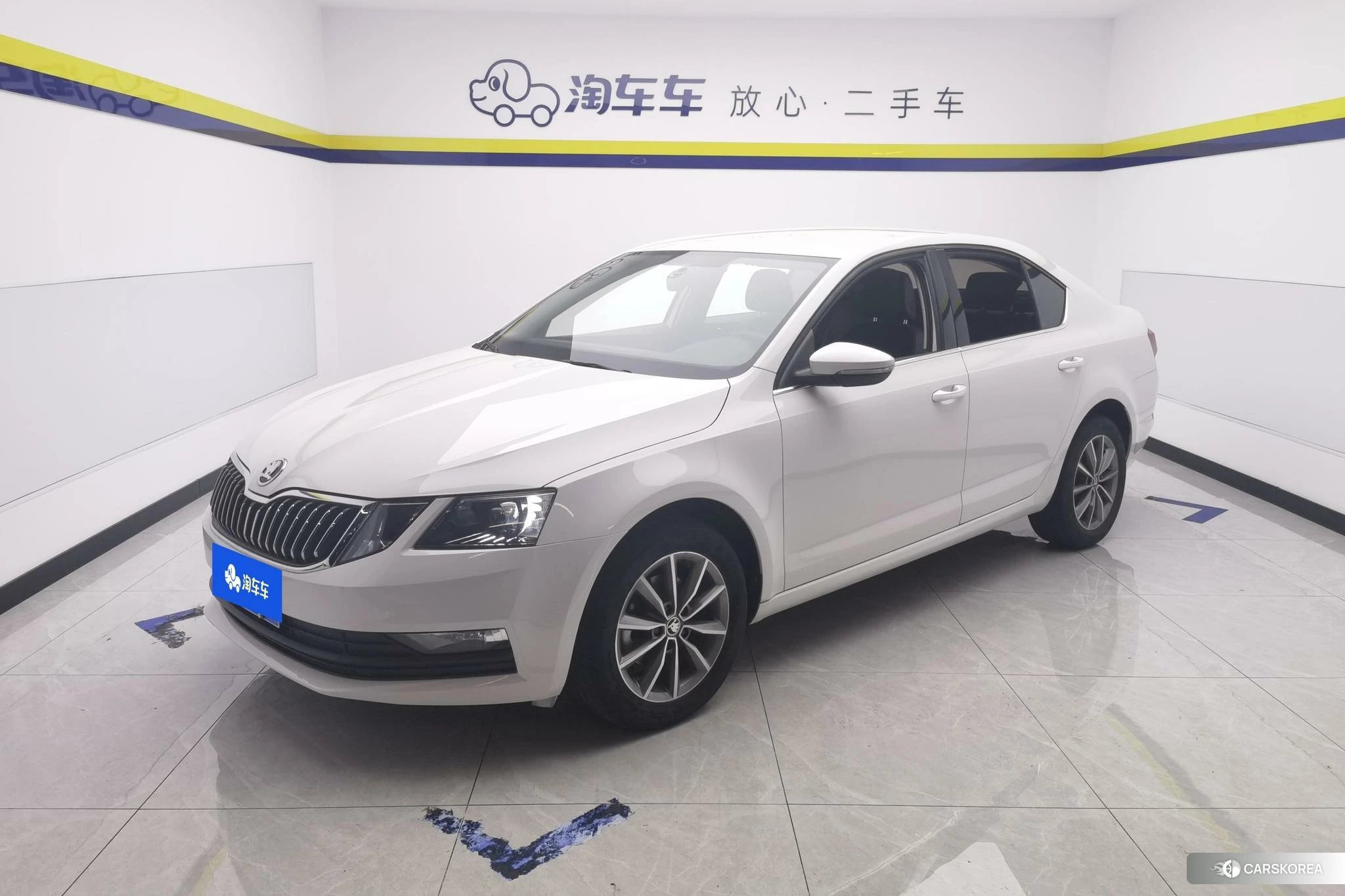 Skoda Octavia 2022 Белый из Китая, фото 6