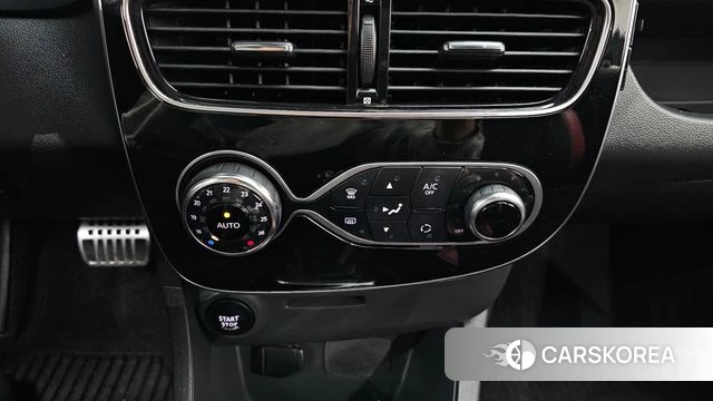 Renault Korea (Samsung) Clio 2018 Красный из Кореи, фото 6