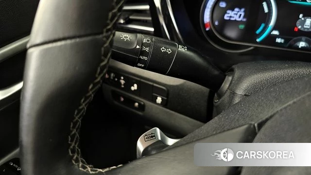 Kia Niro Plus 2023 Белый из Кореи, фото 6