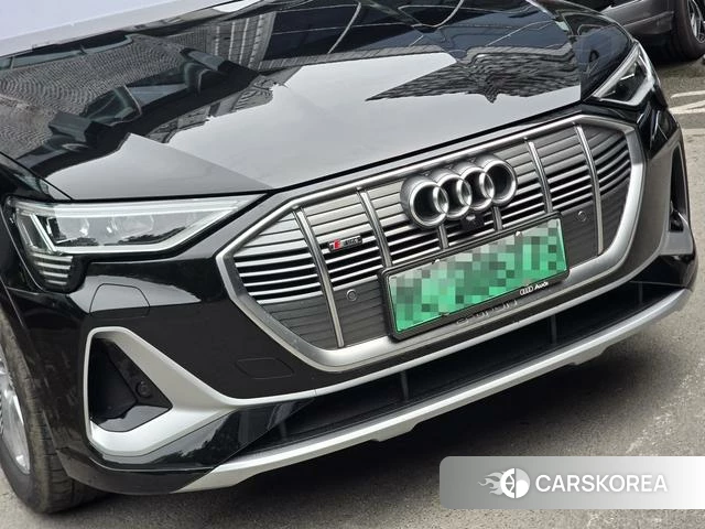 Audi e-tron 2026 Черный из Китая, фото 6