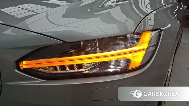 Volvo S90 2019 Светло-серебряный цвет из Кореи, фото 6