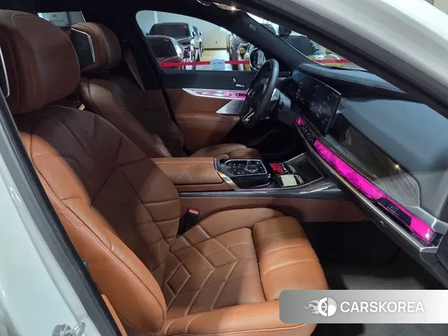 BMW i7 (G70) 2023 Белый из Кореи, фото 6