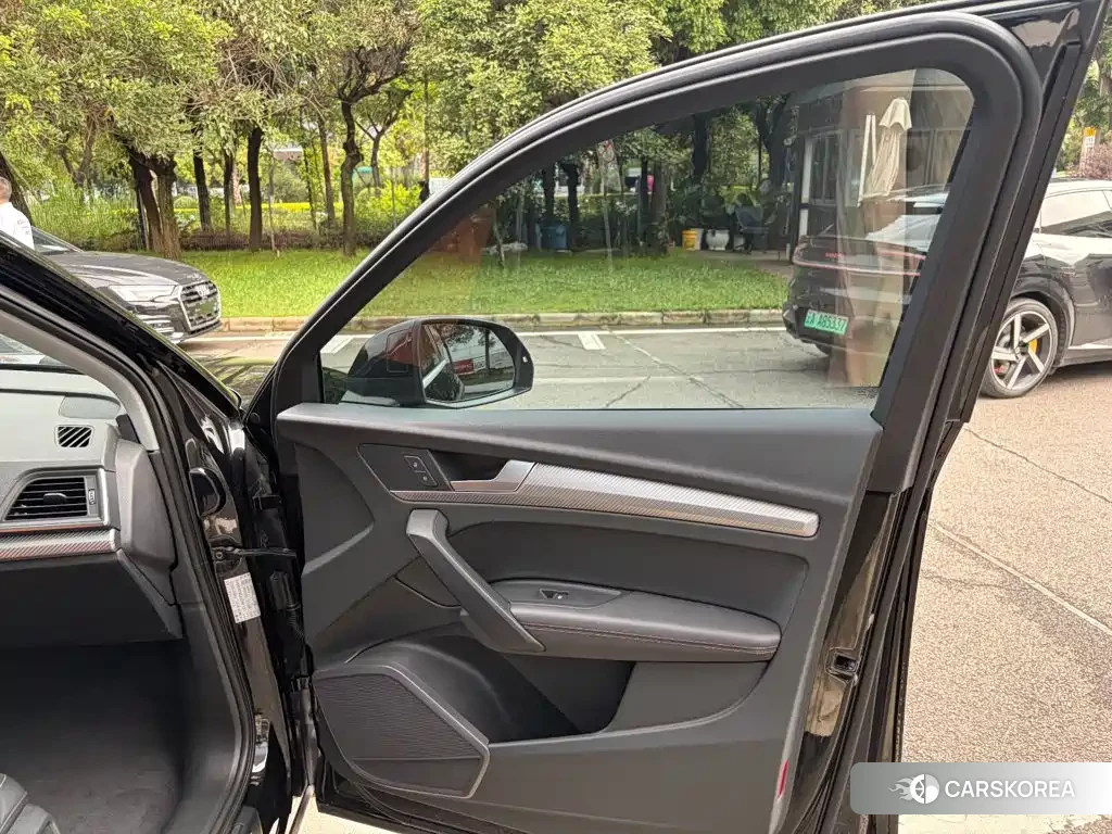 Audi Q5L id 4600834 из Китая 7