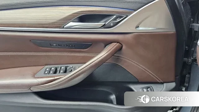 BMW 5 Series (G30) 2018 Серый из Кореи, фото 6