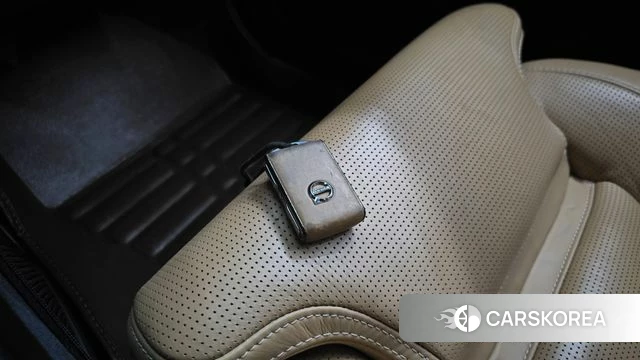 Volvo V60 Cross-Country 2nd Generation 2019 Белый из Кореи, фото 6