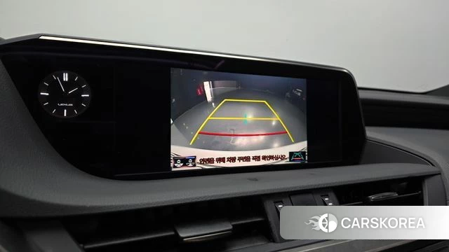 Lexus ES300h 7th generation 2021 Белый из Кореи, фото 6