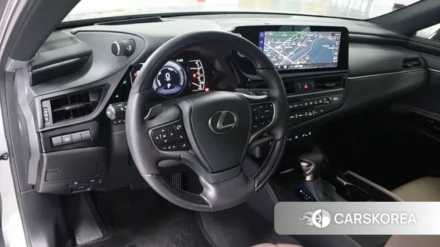 Lexus ES300h 7th generation 2025 Серебристо-серый из Кореи, фото 6