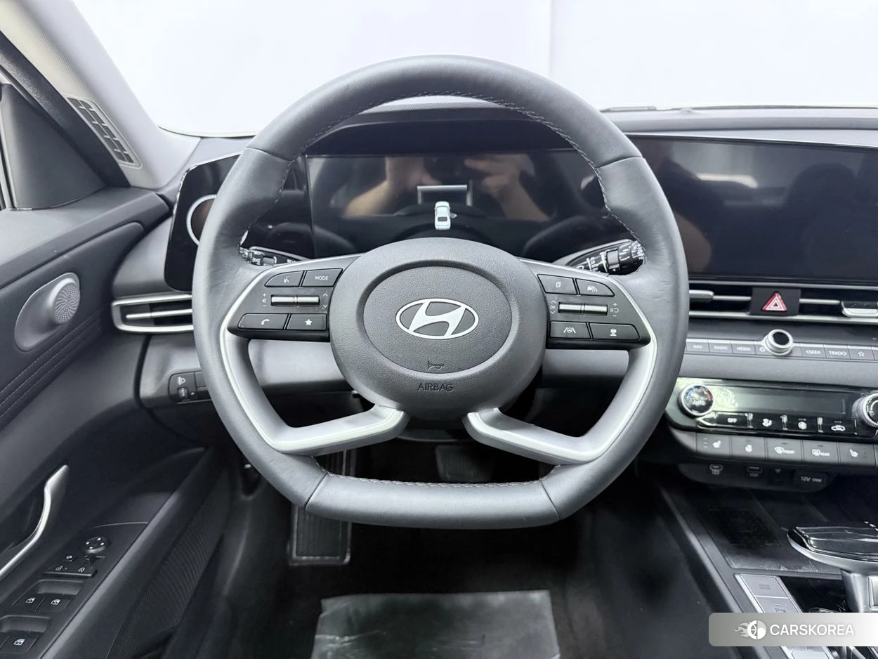 Hyundai Elantra 2023 Белый из Китая, фото 6