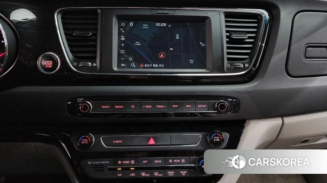 Kia The New Carnival 2018 Серебряный из Кореи, фото 6