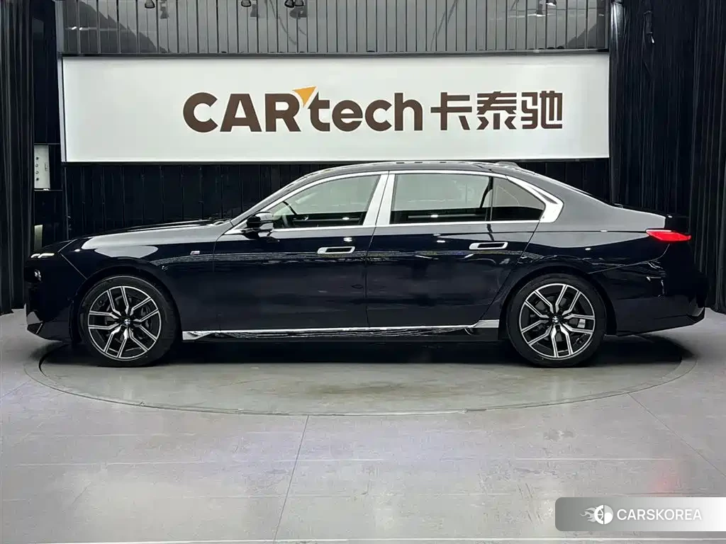 BMW 7 series 2025 Черный из Китая, фото 6
