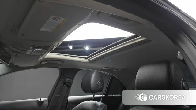 Mercedes-Benz C-Class W205 2019 Песочный из Кореи, фото 6