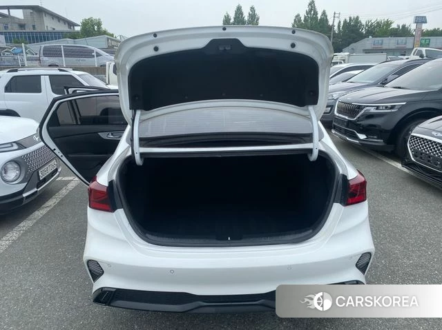 Kia The New K3 2nd generation 2022 Белый из Кореи, фото 6