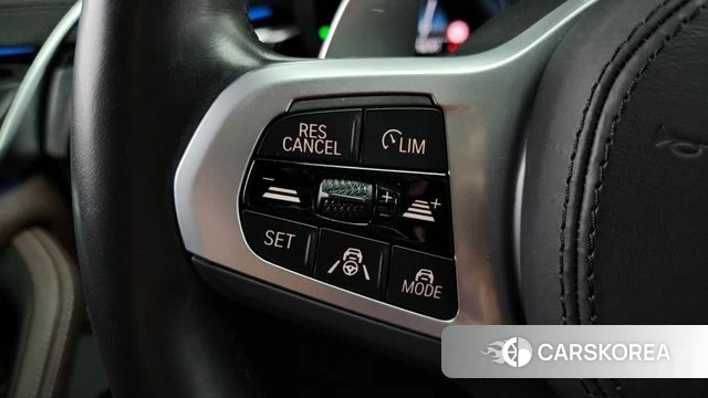 BMW 5 Series (G30) 2022 Серебристо-серый из Кореи, фото 6