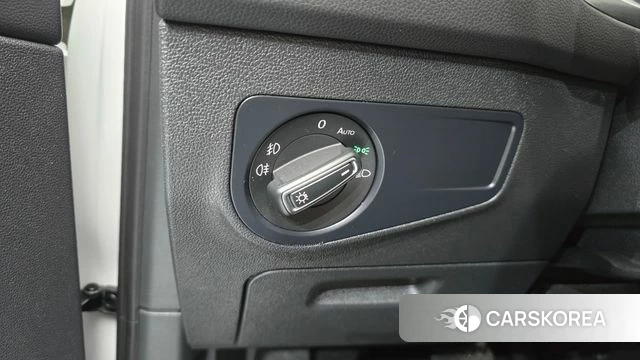 Volkswagen Tiguan second Generation 2020 Белый из Кореи, фото 6