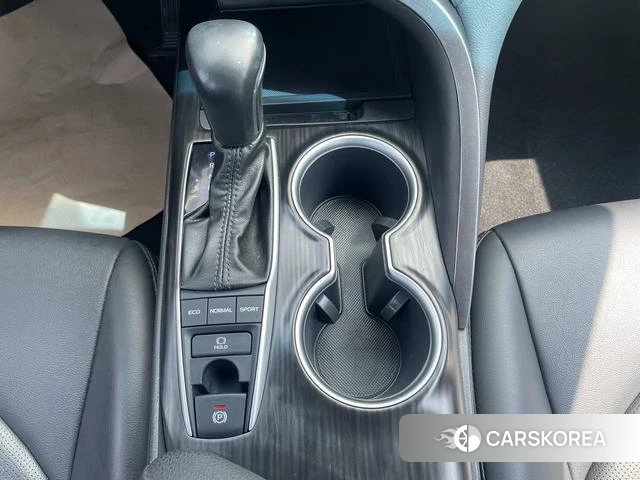 Toyota Camry 2023 Белый из Китая, фото 6