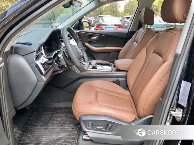 Audi Q7 2021 Черный из Китая, фото 6