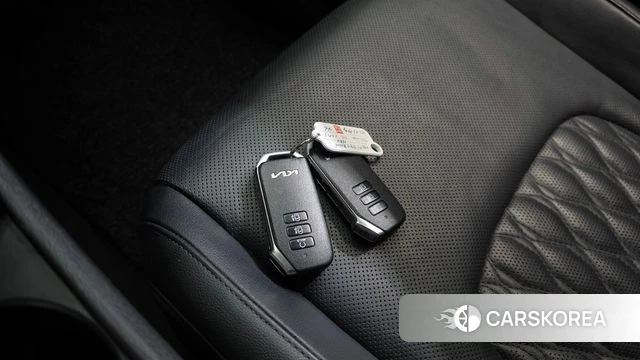 Kia Sportage 5th Generation Hybrid 2021 Серебристо-серый из Кореи, фото 6