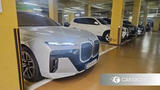 BMW 7 Series (G70) 2024 Серый из Кореи, фото 6