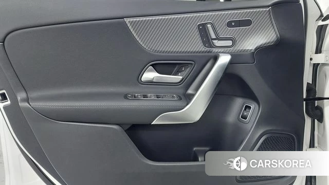 Mercedes-Benz A-Class W177 2024 Белый из Кореи, фото 6