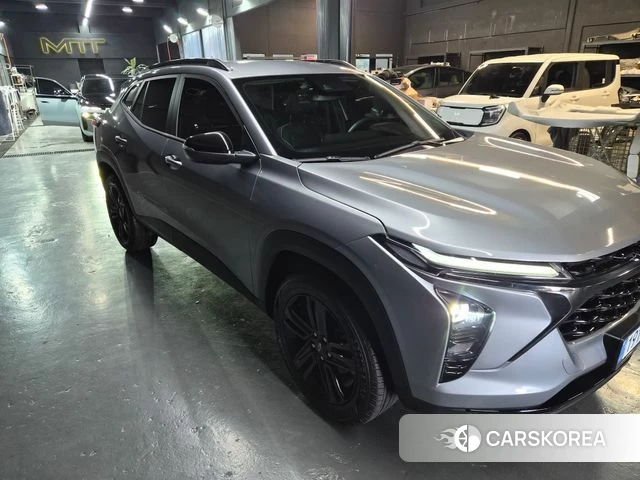 Chevrolet (GM Daewoo) Trax Crossover 2025 Серебристо-серый из Кореи, фото 6