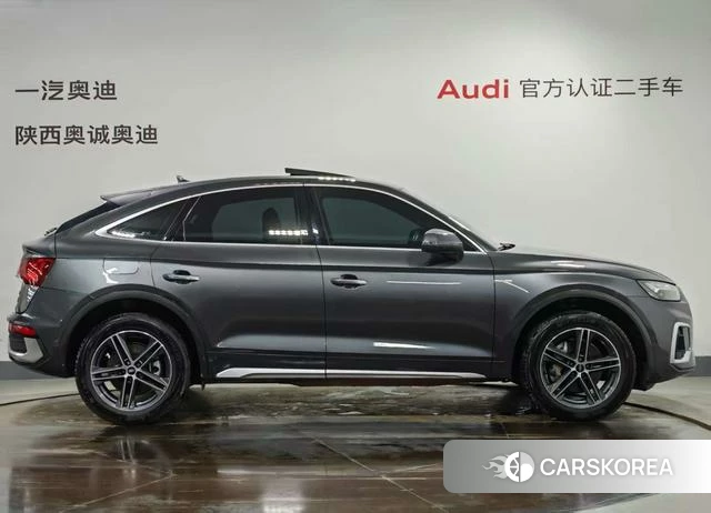 Audi Q5L Sportback 2021 Темно-серый из Китая, фото 6