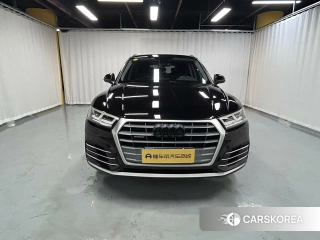 Audi Q5L 2021 Черный из Китая, фото 6