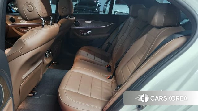 Mercedes-Benz E-Class W213 2022 Белый из Кореи, фото 6
