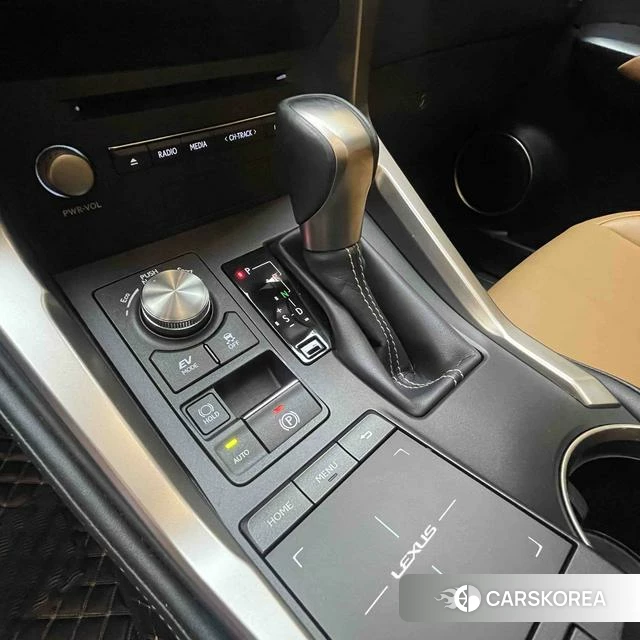 Lexus NX 2020 Серебристо-серый из Китая, фото 6