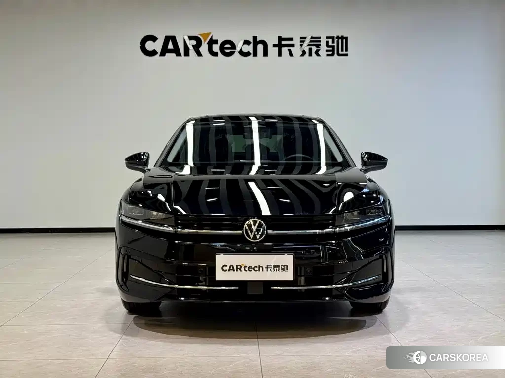 Volkswagen Magotan 2026 Черный из Китая, фото 6