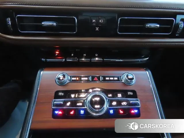 Lincoln Aviator 2nd generation 2020 Белый из Кореи, фото 6