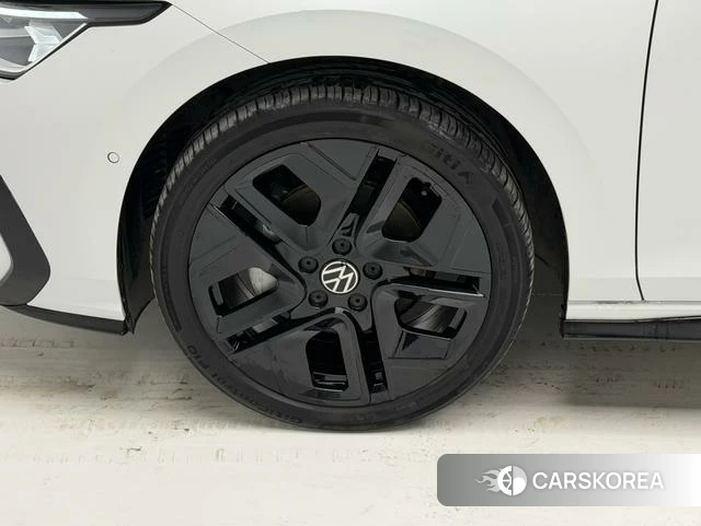 Volkswagen Golf 2025 Белый из Китая, фото 6
