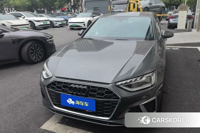 Audi A4L 2021 Темно-серый из Китая, фото 6