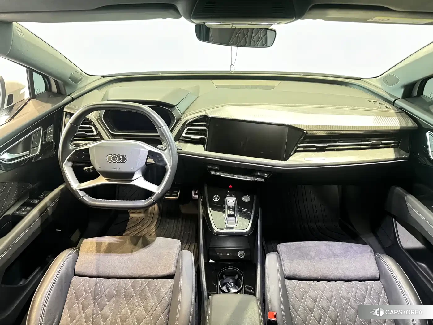 Audi Q4 e-tron 2023 Белый из Китая, фото 6