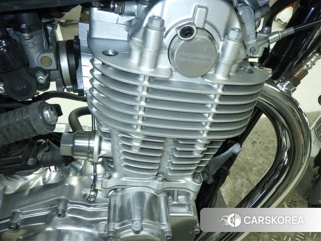 Проданный Yamaha SR400 id 4182819 из Японии