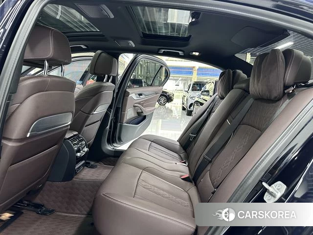 BMW 5 series 2023 Черный из Китая, фото 6