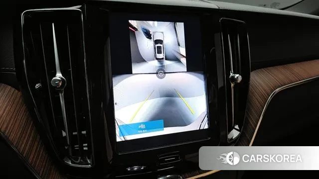 Volvo XC60 second Generation 2024 Белый из Кореи, фото 6