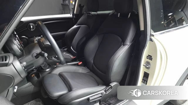 Mini Cooper 2019 Жемчужный цвет из Кореи, фото 6
