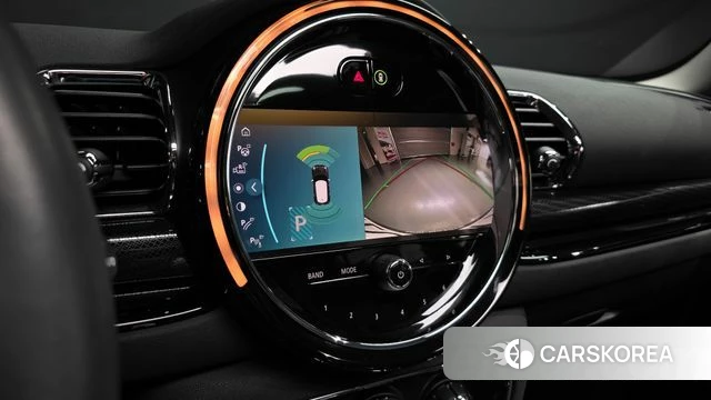 Mini Cooper Clubman 2023 Жемчужный цвет из Кореи, фото 6