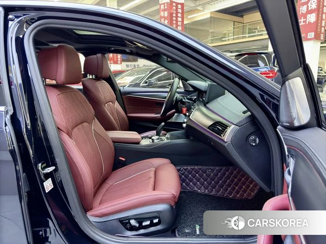 BMW 5 series 2021 Черный из Китая, фото 6