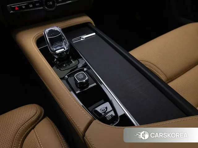 Volvo XC90 second Generation 2024 Белый из Кореи, фото 6