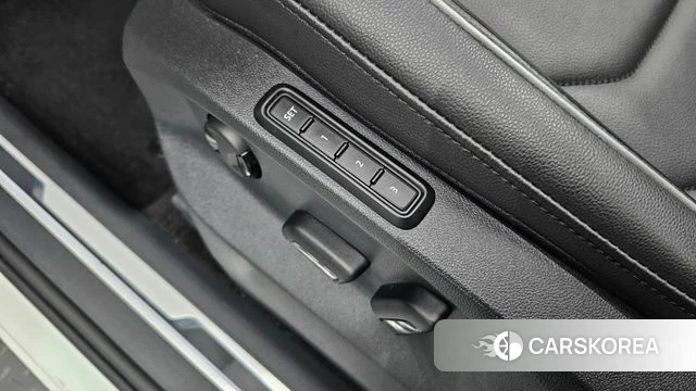 Volkswagen Tiguan second Generation 2023 Белый из Кореи, фото 6