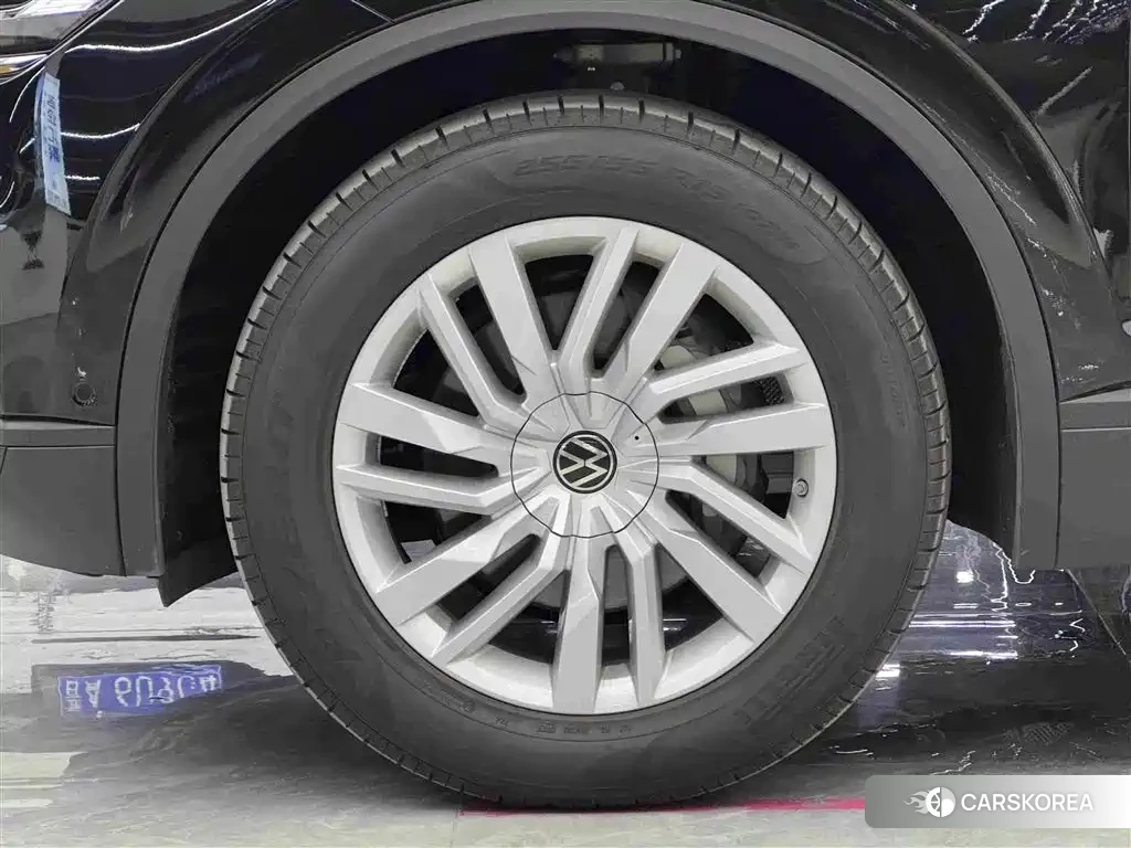 Volkswagen Touareg 2026 Черный из Китая, фото 6