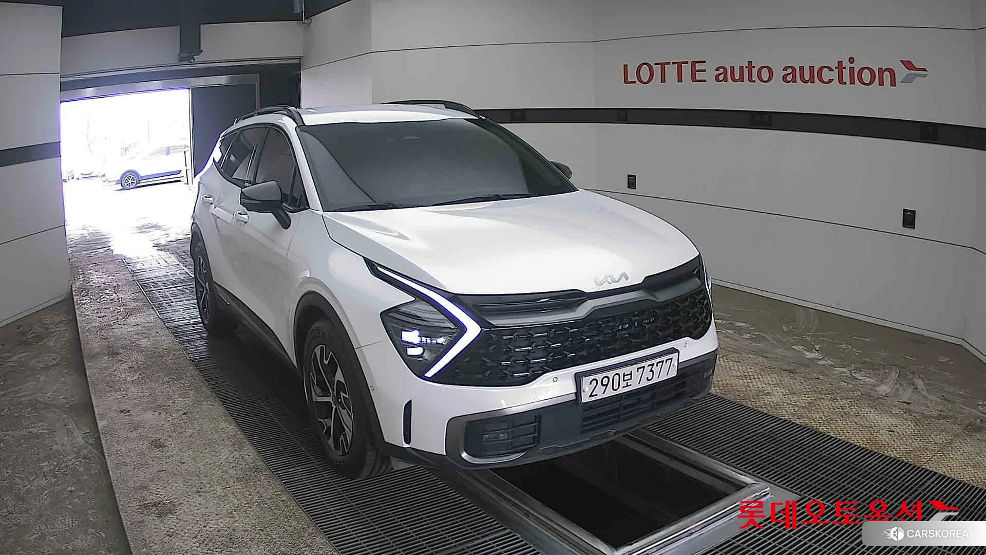 Kia Sportage Hybrid 2023 Белый из Кореи, фото 6