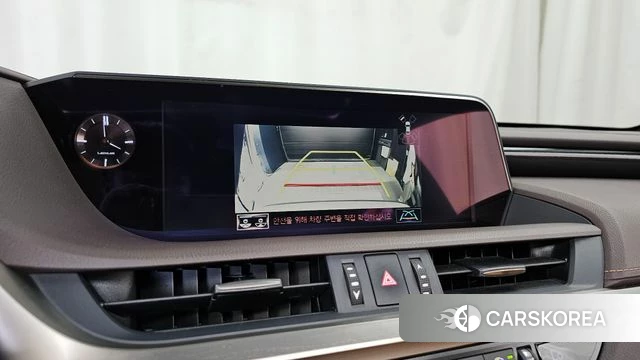Lexus ES300h 7th generation 2019 Серебристо-серый из Кореи, фото 6