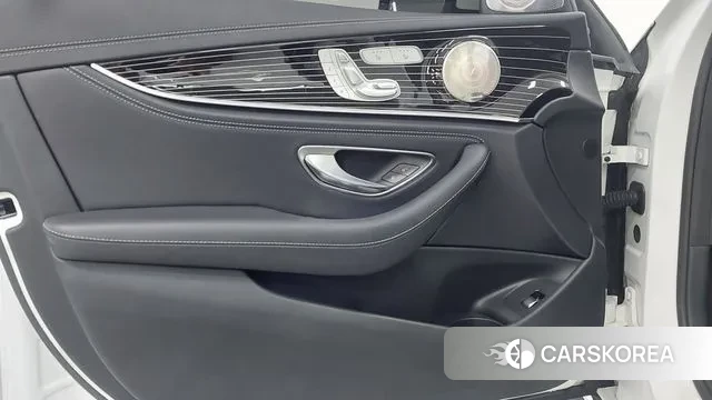 Mercedes-Benz E-Class W213 2022 Белый из Кореи, фото 6